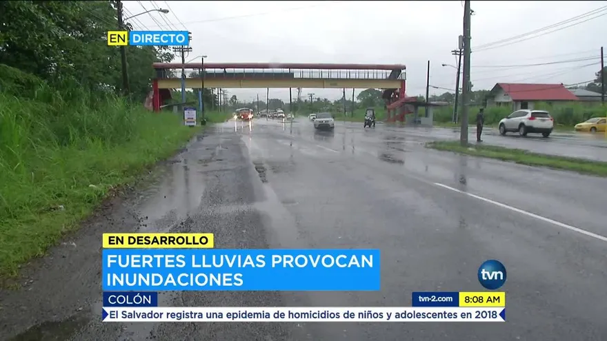 Varios puntos de Colón permanecen inundados