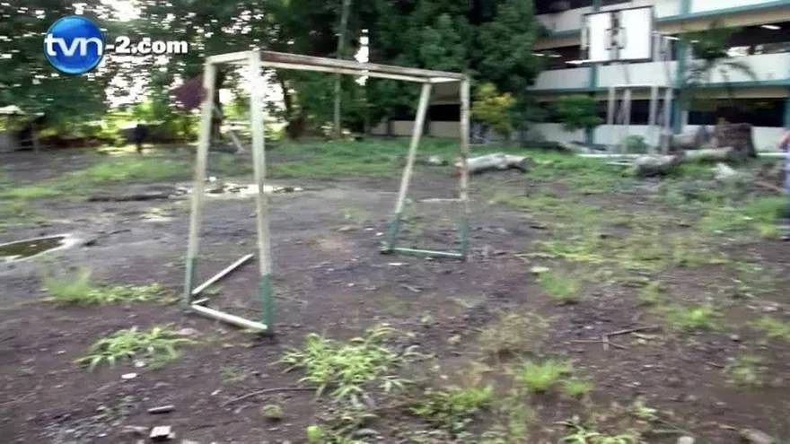 Estudiantes y docentes del Instituto América piden culminar reparación del plantel