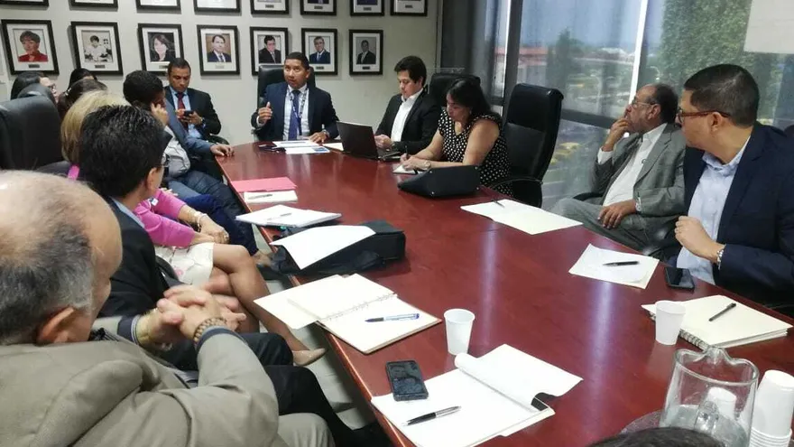 Realizan primera reunión de transición en la DGI