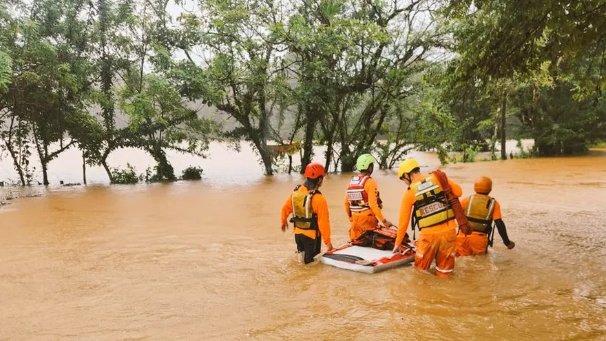 Recorrido y atención en comunidades del distrito de Mariato.
