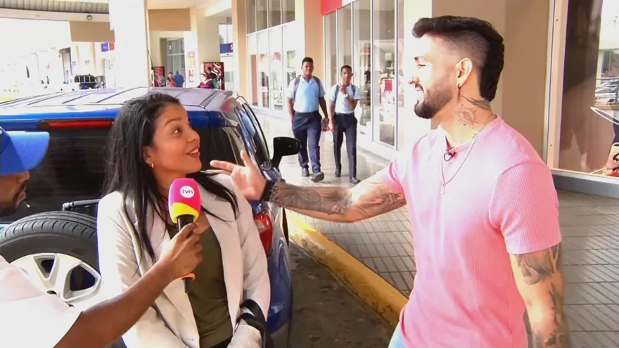 Asaf sorprende a las Jelou Lovers