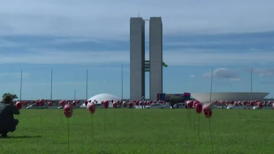 Máscaras de la vergüenza, por escándalo de corrupción en Brasil