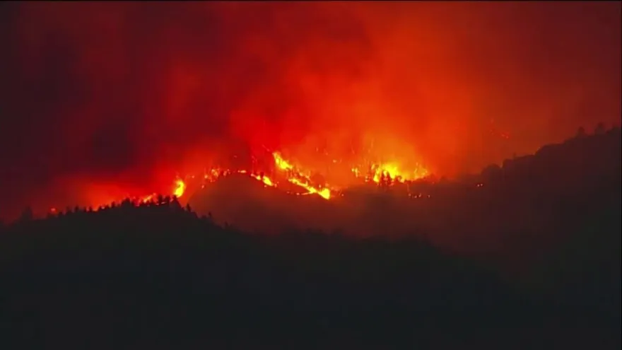 Evacuaciones en región del vino de California por incendio forestal