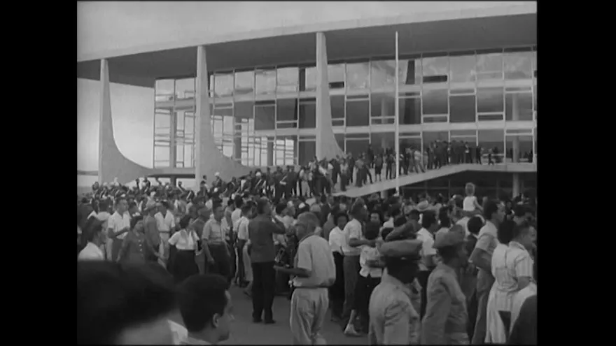 Brasilia, la capital futurista de Brasil, cumple en cuarentena 60 años.