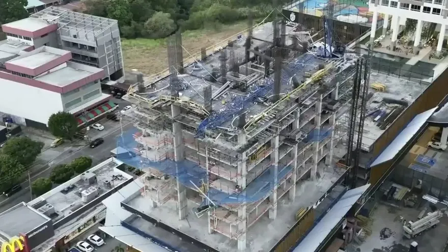 Autoridades y Suntracs llegan a sitio donde murieron varios obreros