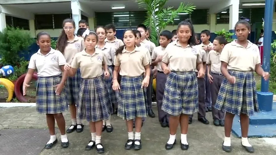 Escuelas se preparan para las fiestas patrias