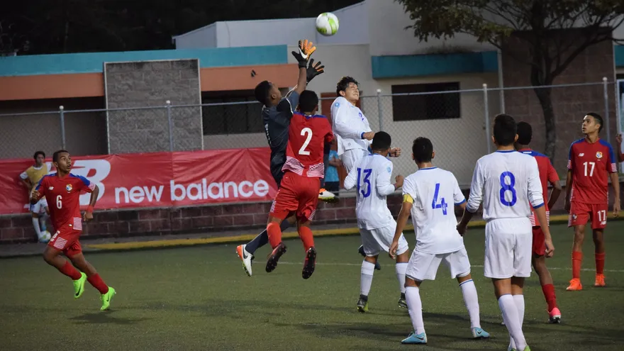 Gary Stempel llama a 31 futbolistas para entrenamientos | FEPAFUT