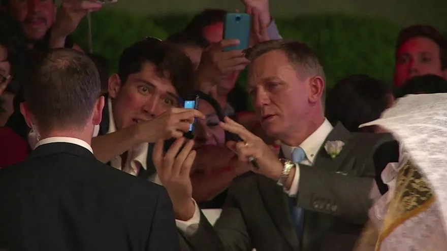 México se rinde ante James Bond