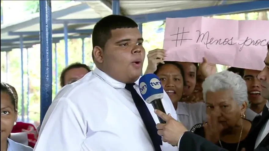 Estudiantes mantienen paro en el Instituto Alfredo Cantón