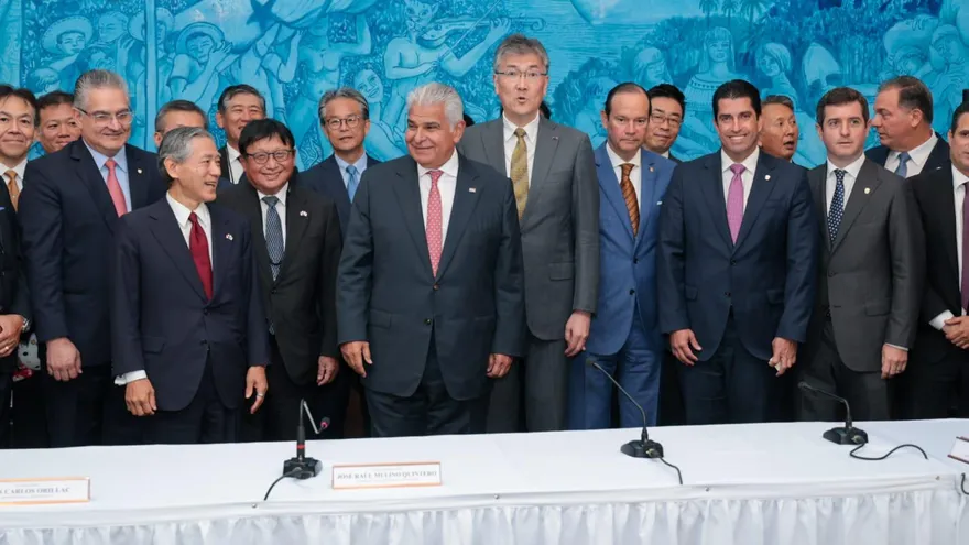 Empresarios japoneses en reunión con ministros de Estado y presidente Mulino