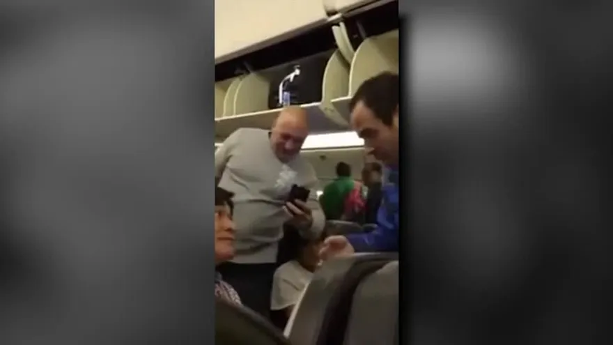 Pasajeros de un vuelo a Miami insultan a exministro de los Kirchner
