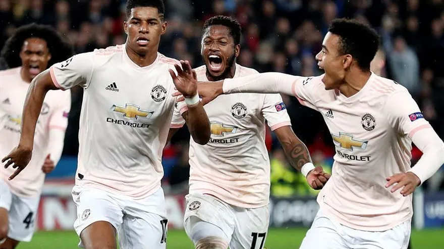 Manchester United pasa a cuartos de Champions con remontada al PSG