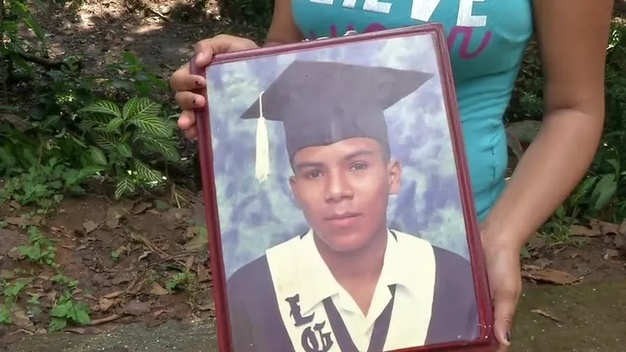 Condenan a dos policías por homicidio