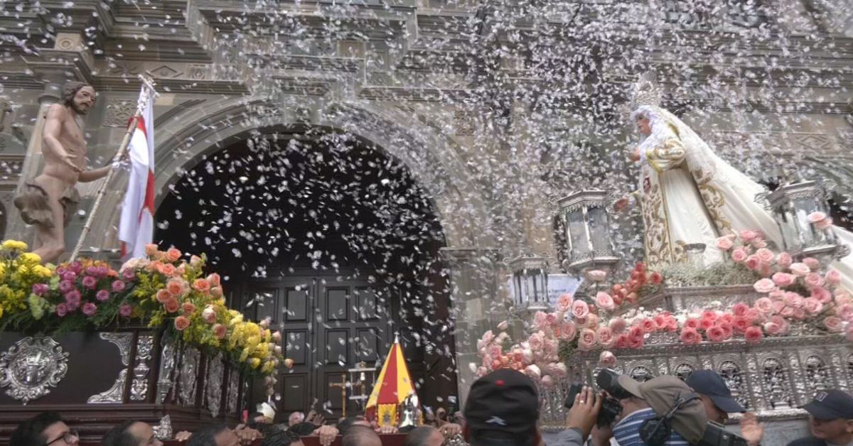 Procesión del Cristo Resucitado y la Virgen de la Alegría marca el cierre de la Semana Santa en el Casco Antiguo