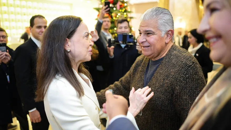 Presidente Mulino sostiene encuentro con María Corina Machado en Oslo