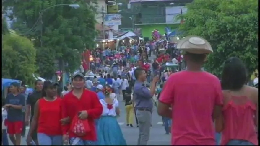 Santeños rinden honor a Virgen de Santa Librada