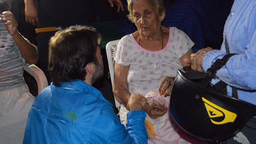 El alcalde de Chacao, Ramón Muchacho, confirmó que el incendio en el geriátrico dejó 8 muertos, este domingo 23 de agosto de 2015