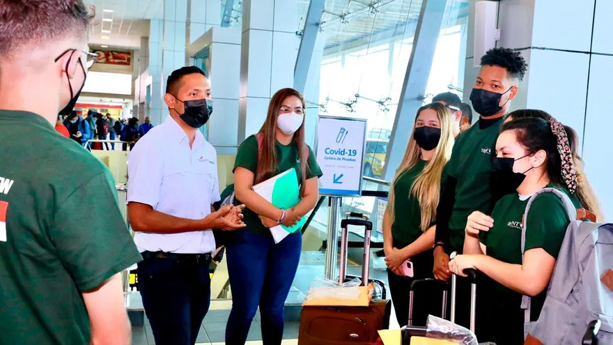 Unos 13 Jóvenes panameños parten a Canadá para iniciar estudios universitarios