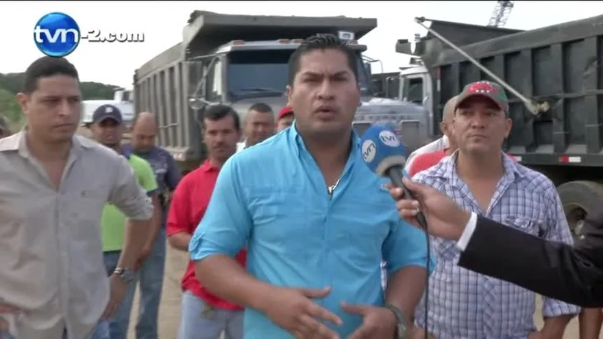 Camioneros bloquean entrada a proyecto ubicado cerca del Corredor Sur