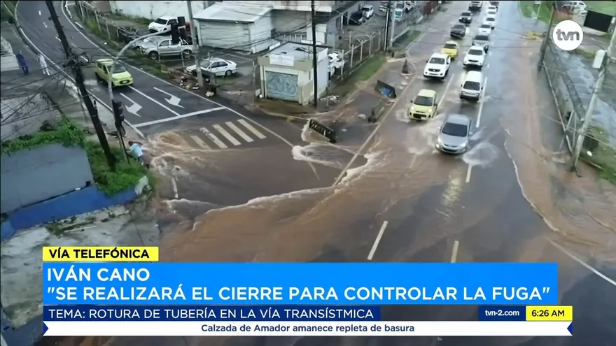 Daño en tubería afecta vía Transístmica y Frangipani