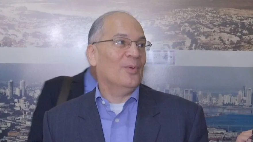 Procurador Rigoberto González podrá seguir investigando a procuradora Kenia Porcell