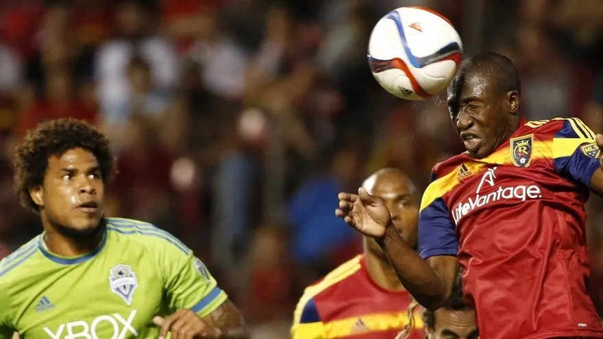 Un mano clamorosa de Román perjudica al Sounders