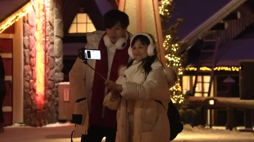 Los turistas, bendición y problema en el país de Papá Noel y los lapones