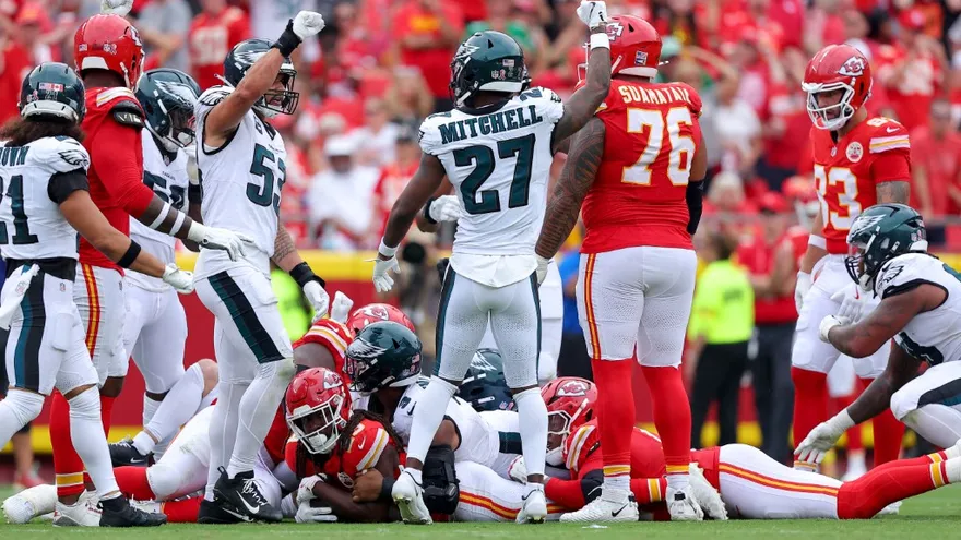 Philadelphia Eagles y Kansas City Chiefs en acción