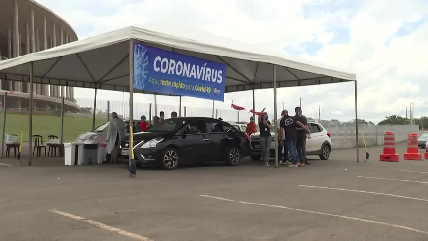 Brasil realiza primera prueba en masa para diagnosticar coronavirus.