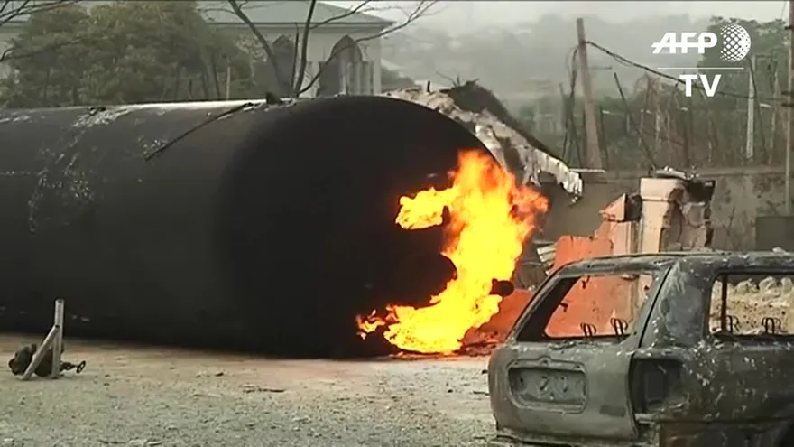 Explota planta de gas en Nigeria