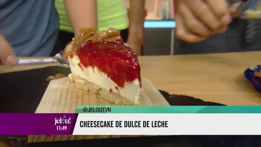 Juan nos prepara un cheesecake de dulce de leche!