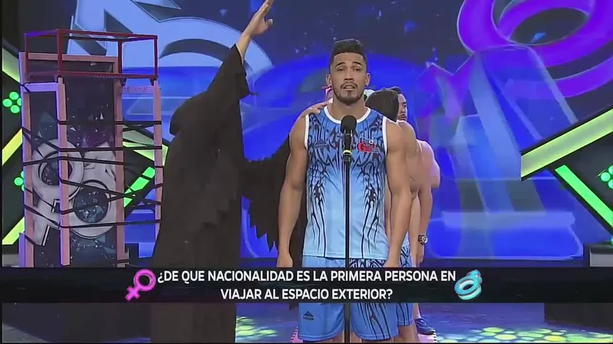 Las curvas se llevaron todos los baldazos fríos de la ducha del saber