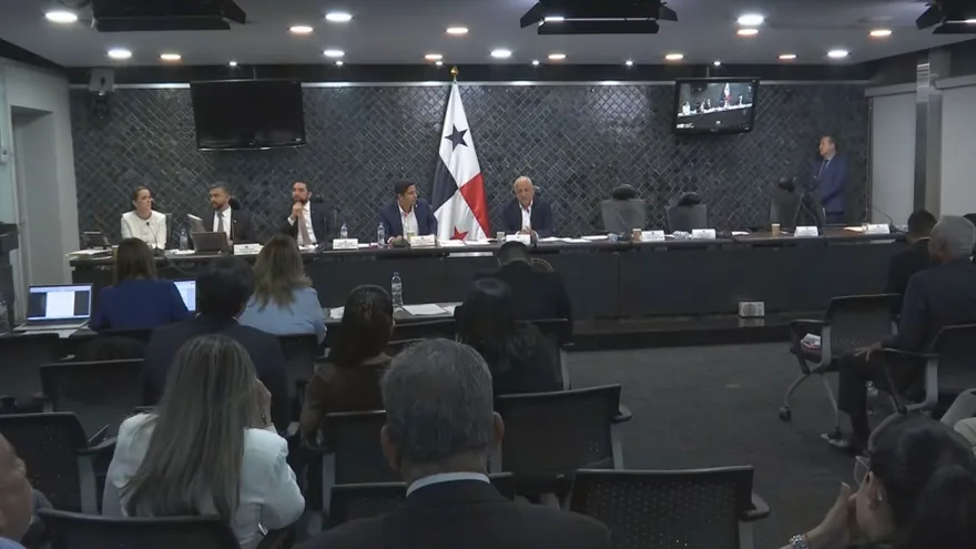 Diferencias entre diputados de la Comisión de Gobierno