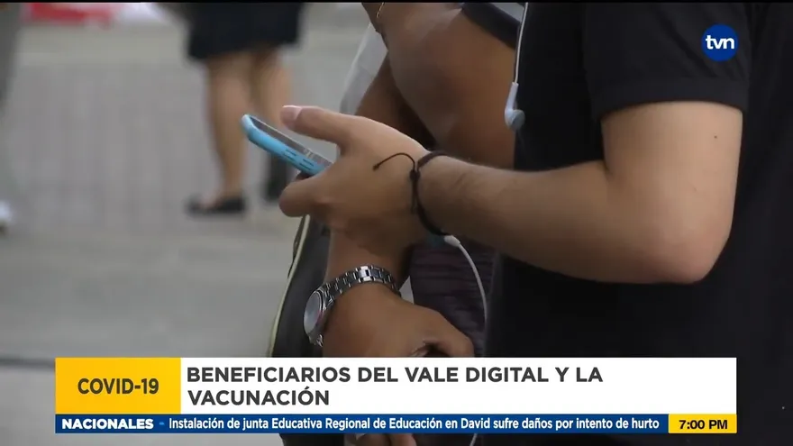 Autoridades explican vacunación para beneficiarios del vale digital