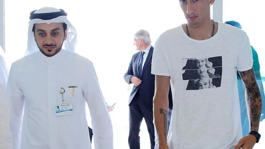 Di María en su llegada a Doha.