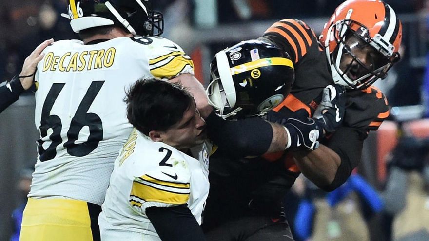NFL mantiene suspensión a Garrett y descarta existencia insulto de Rudolph