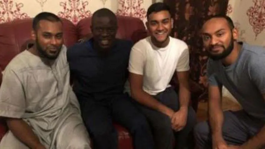 Kanté cenó y jugó al FIFA en casa de unos desconocidos tras perder un tren