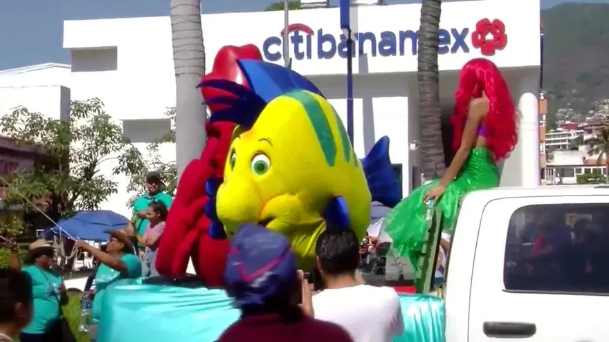 Globos y alegrías se tomaron el balneario de Acapulco