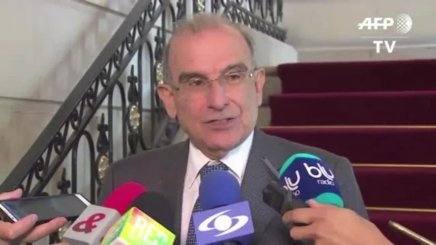 Jefe negociador de paz de Colombia pone cargo a disposición