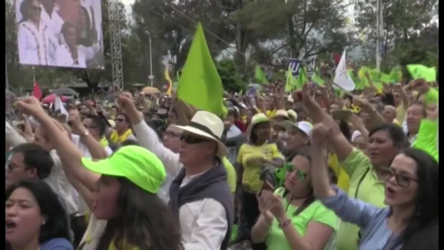 Miles de seguidores oficialistas celebran concentración por la paz y alegría en Ecuador