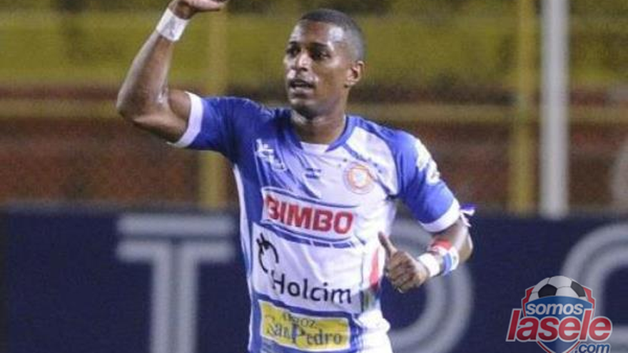 'Yuyu' Múñoz mantiene líder al Isidro Metapán