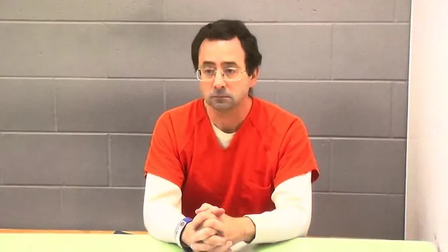 Exmédico de gimnastas de EEUU a prisión por 60 años