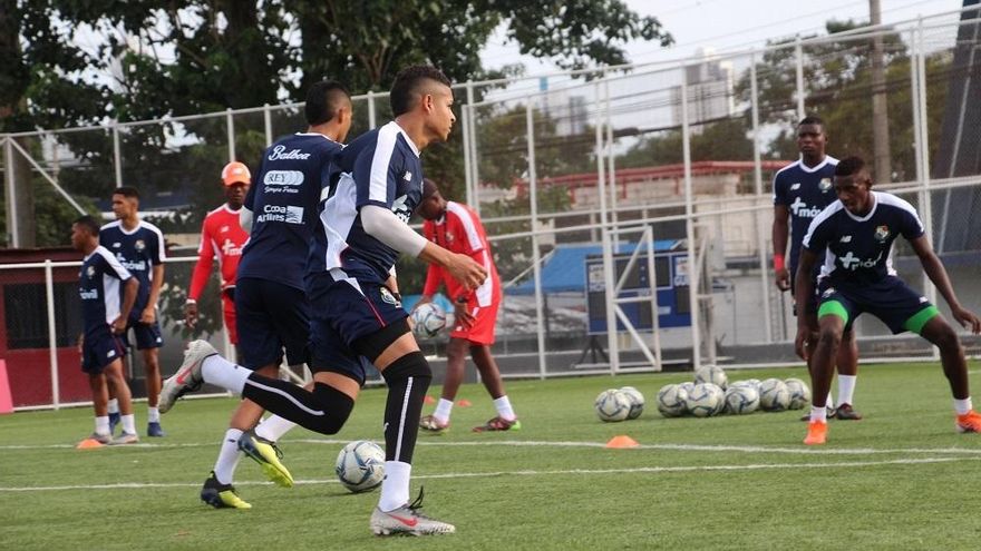 Julio Dely Valdés hace llamado a entrenamientos de la categoría Sub-18