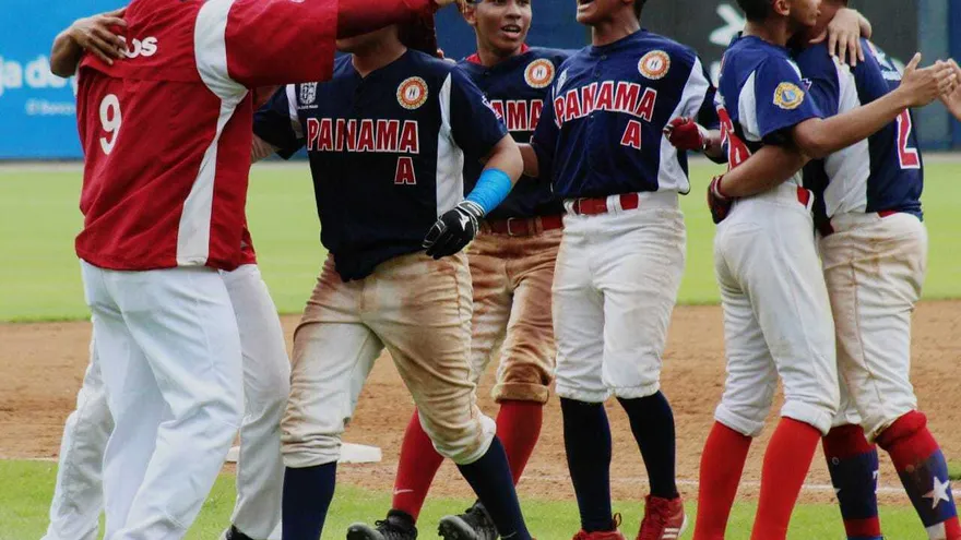 Panamá A sentenció a Panamá B y es finalista del Latinoamericano Intermedio