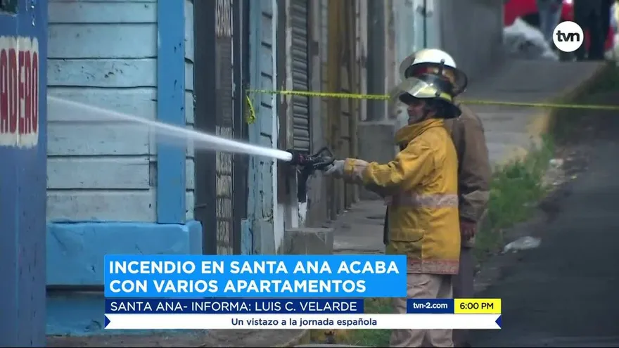 Bomberos controlan  incendio en Santa Ana