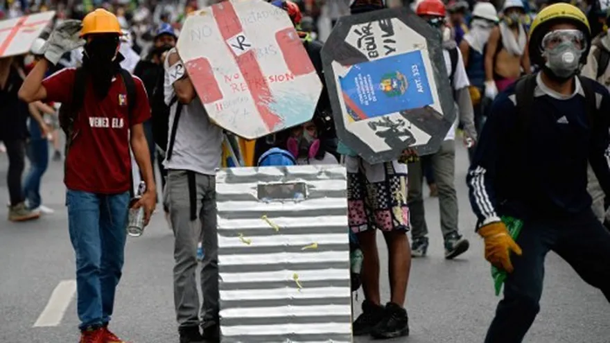 Fuertes disturbios en poblaciones del oeste de Venezuela