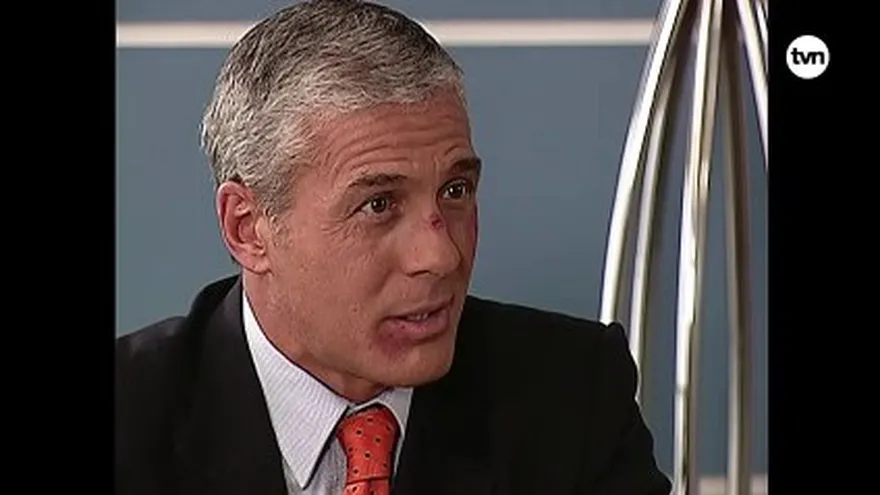 La mujer en el espejo: Bárbara cree que el espejo funciona con ella