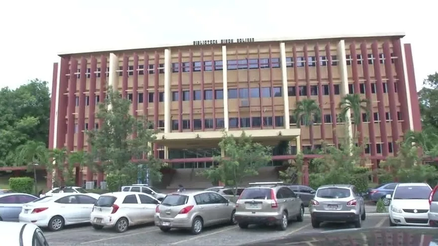 Cierran universidades por falta de acreditación