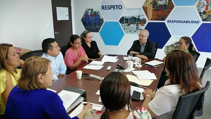 MiAmbiente y Minsa coordinan esfuerzos para elaborar Plan de Manejo del Humedal Bahía de Panamá