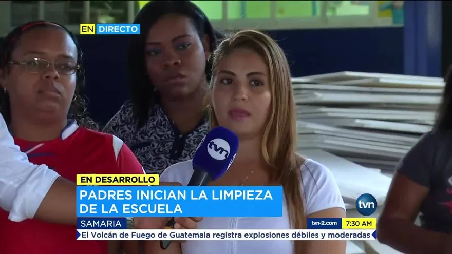 Acudientes de la escuela República de Yugoslavia molestos por estado de la escuela